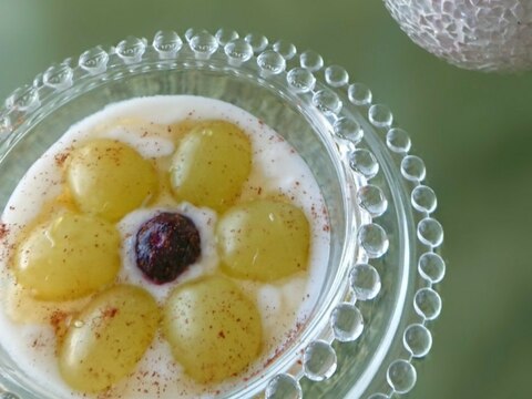 美活しましょᕷぶどうちゃんでお花のヨーグルトꕤ୭*